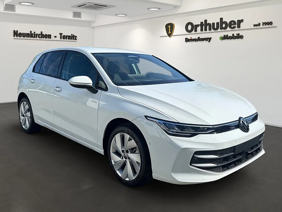 Volkswagen Golf 2026 photo 2