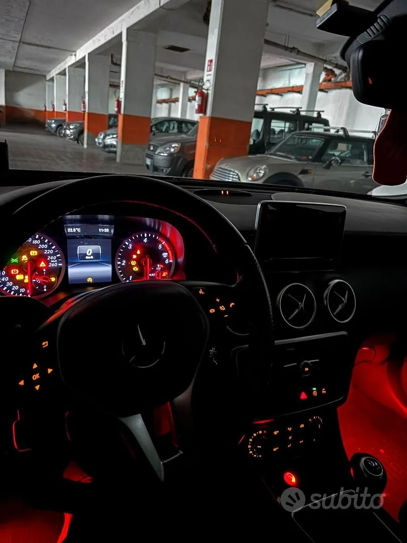Mercedes-Benz A 180 2015 photo 3