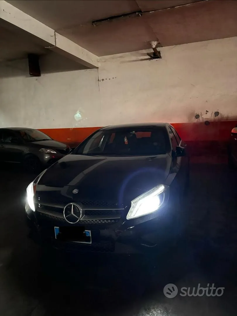 Mercedes-Benz A 180 2015 photo 2
