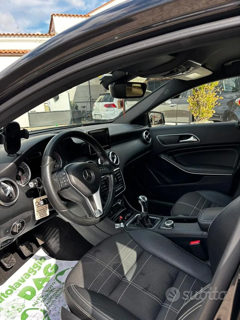 Mercedes-Benz A 180 2015 photo 5