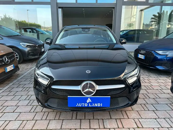 Mercedes-Benz A 250 E 2020 photo 3