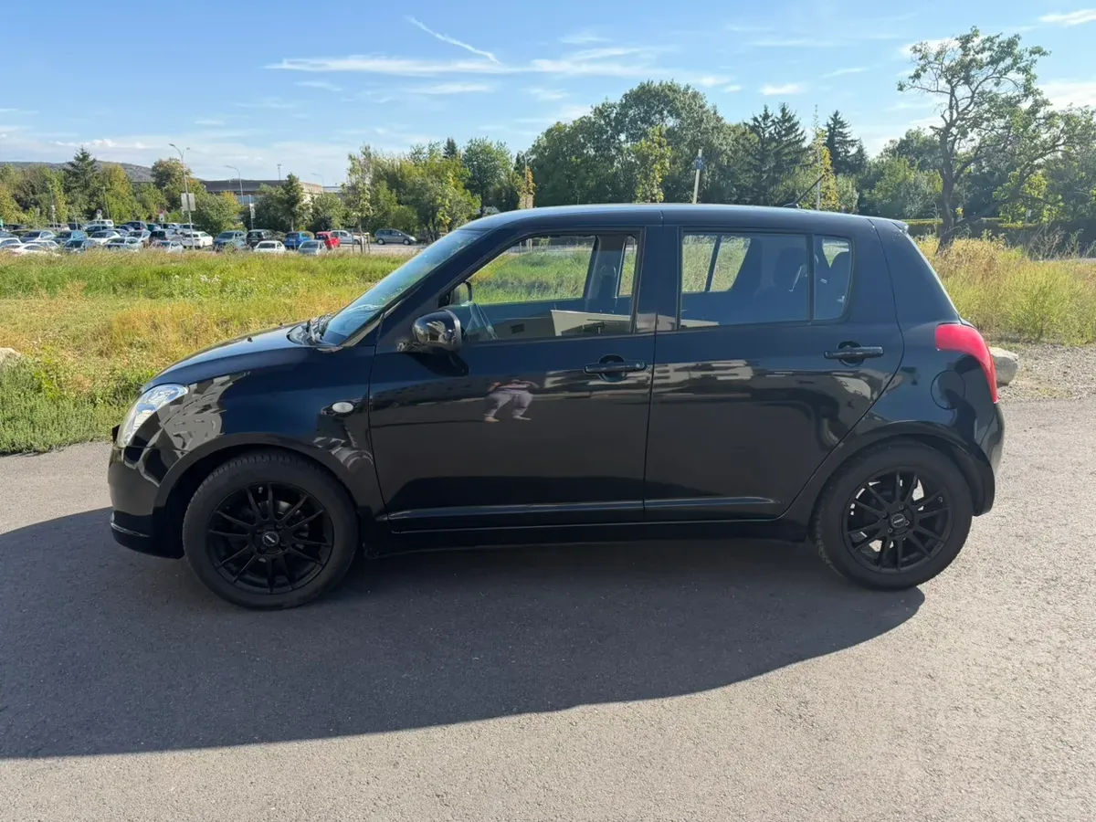 Suzuki Swift 2007 photo 2