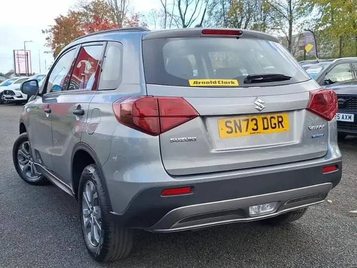 Suzuki Vitara 2024 photo 2