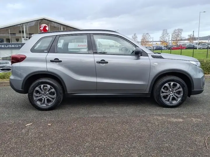Suzuki Vitara 2024 photo 4