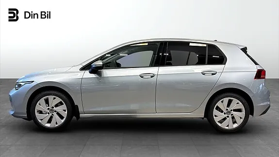 Volkswagen Golf I 2026 photo 2