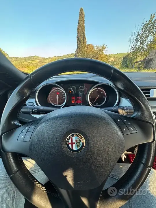 Alfa Romeo Giulietta 2013 photo 5