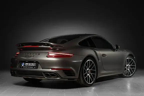 Porsche 911 Turbo S 2018 photo 3