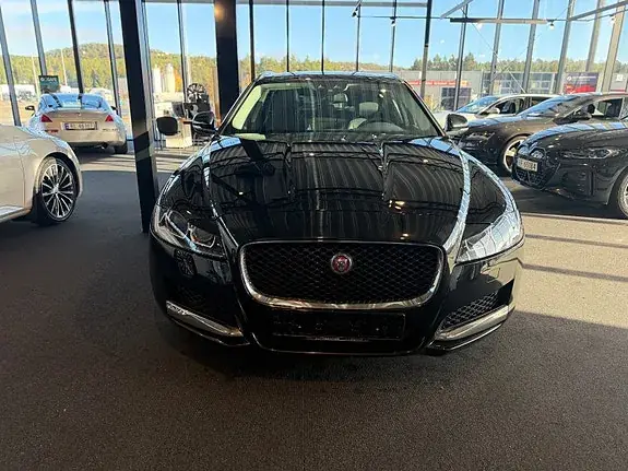 Jaguar Xf 2018 photo 3