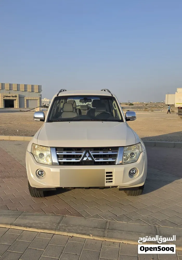 Mitsubishi Pajero 2013 photo 2