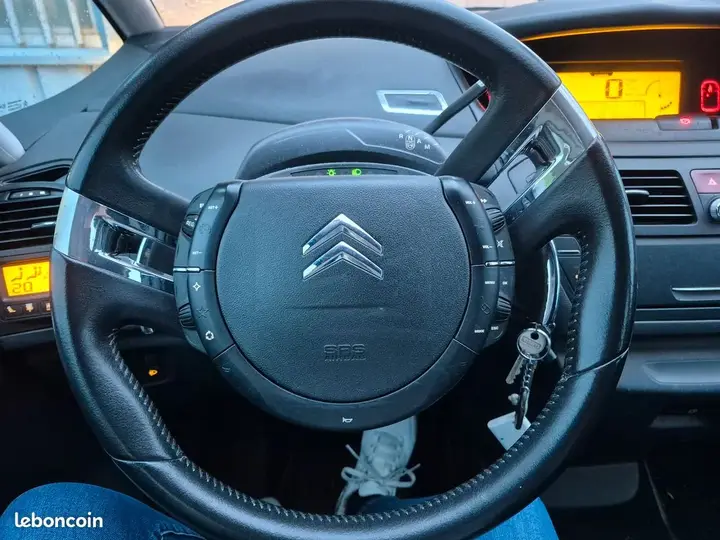 Citroen C4 Picasso 2009 photo 3