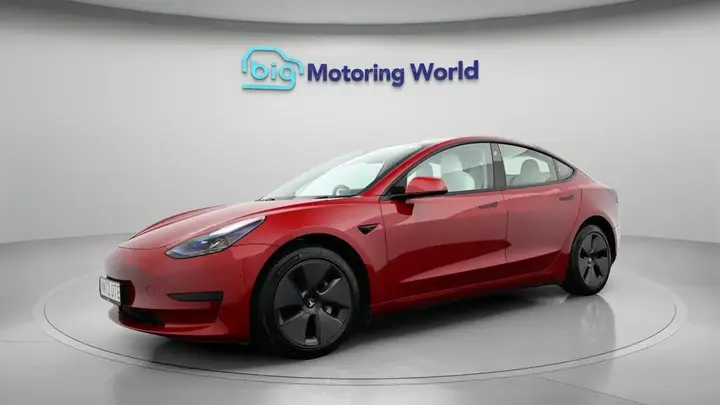 Tesla Model 3 2022 photo 2