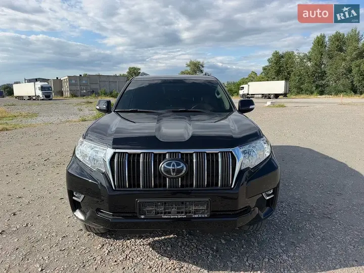 Toyota Land Cruiser Prado 2017 photo 2