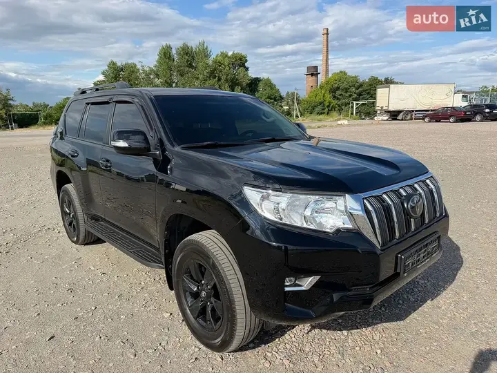 Toyota Land Cruiser Prado 2017 photo 3