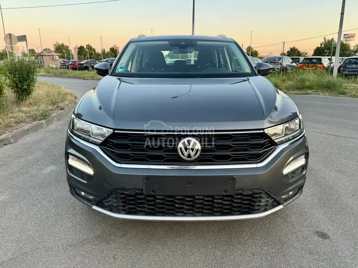 Volkswagen T-Roc 2018 photo 2