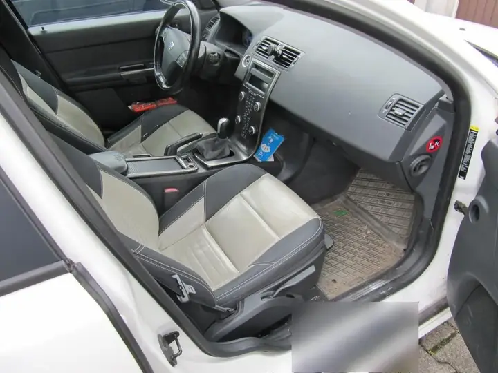 Volvo V50