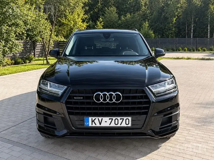 Audi Q7 2017 photo 2