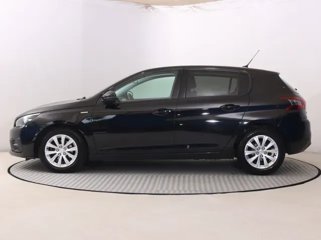 Peugeot 308 2019 photo 2