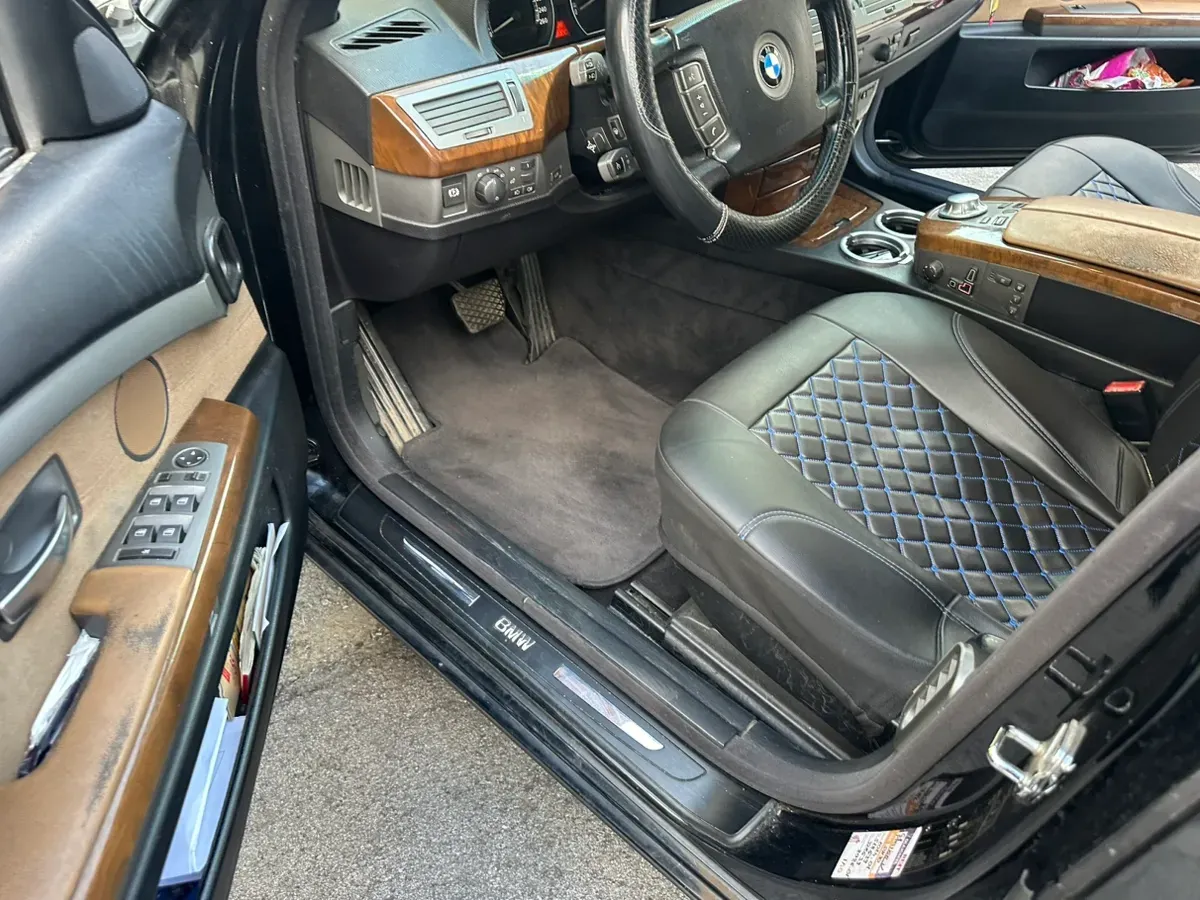 BMW 7 Series 2004 photo 2