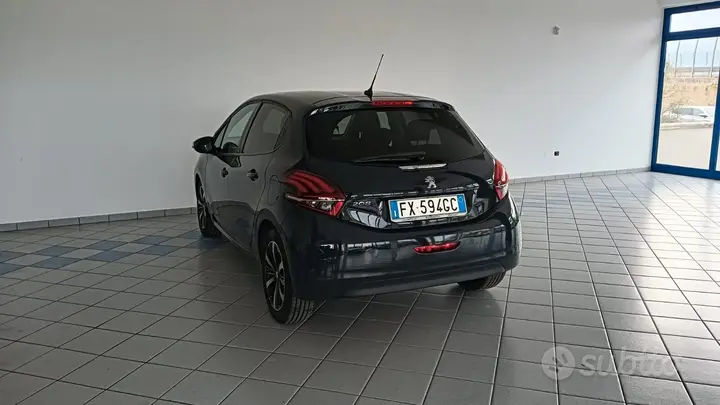 Peugeot 208 2019 photo 5