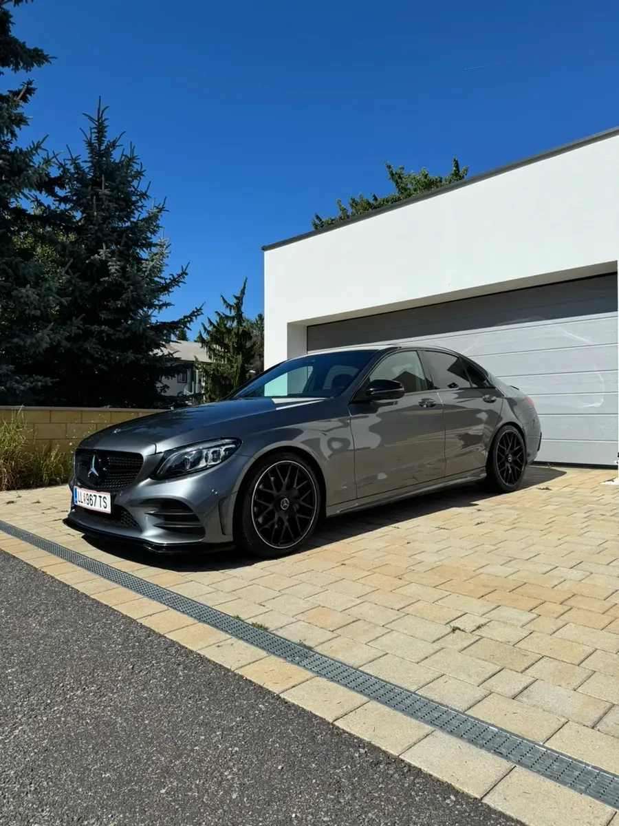 Mercedes-Benz C-Class 2019 photo 3