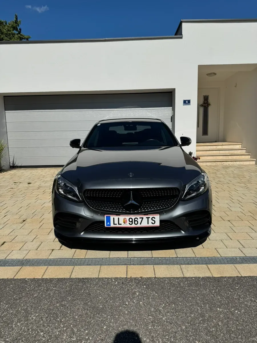 Mercedes-Benz C-Class 2019 photo 2