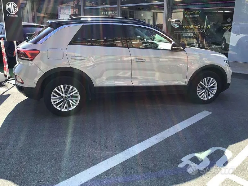 Volkswagen T-Roc 2023 photo 4