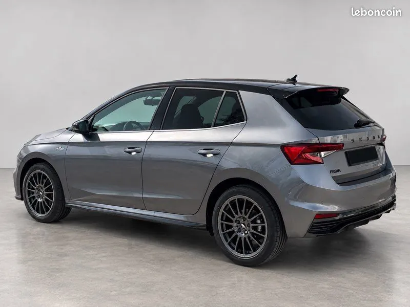 Skoda Fabia 2023 photo 2