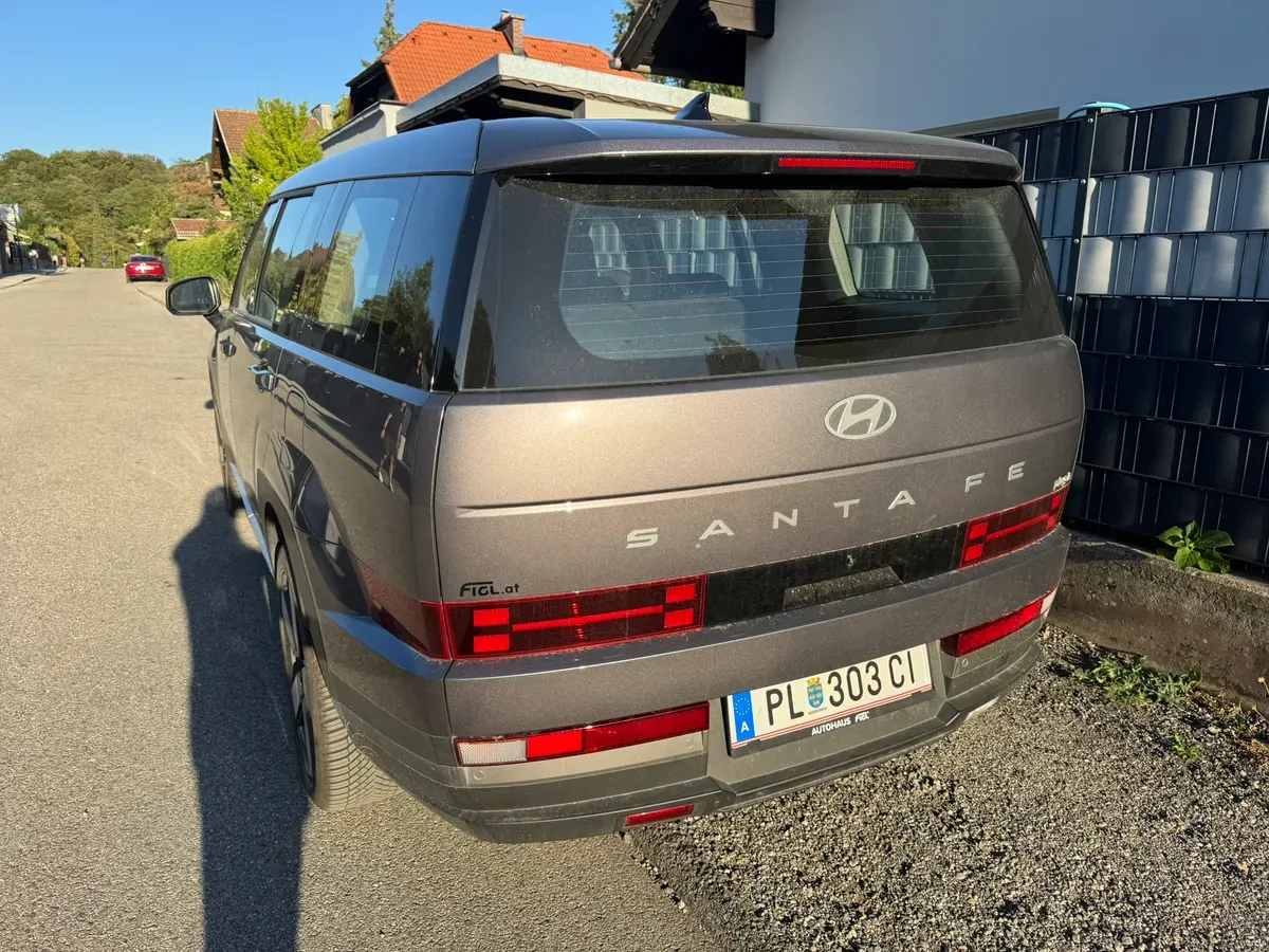 Hyundai Santa Fe 2024 photo 3