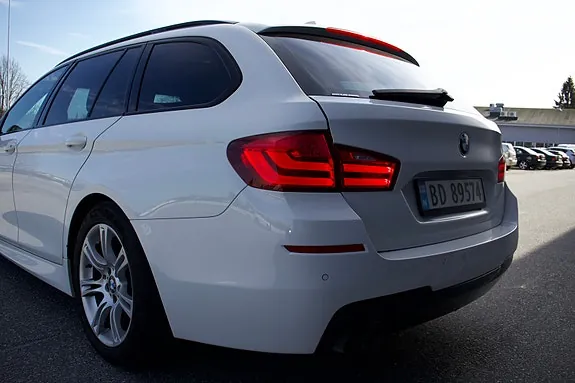 BMW 5-Serie 2011 photo 2