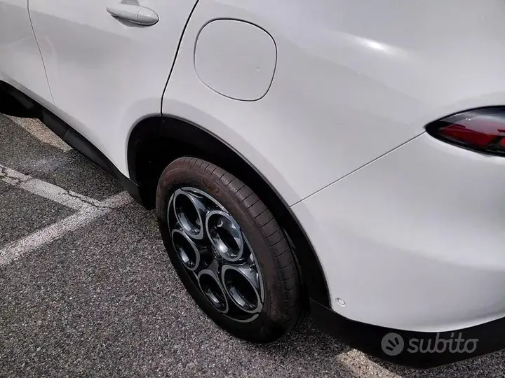 Alfa Romeo Tonale 2025 photo 3