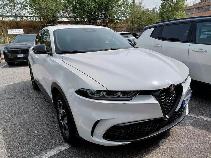 Alfa Romeo Tonale 2025 photo 2