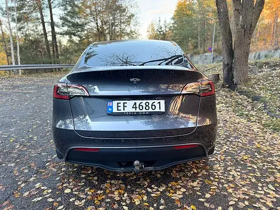 Tesla Model Y 2023 photo 5