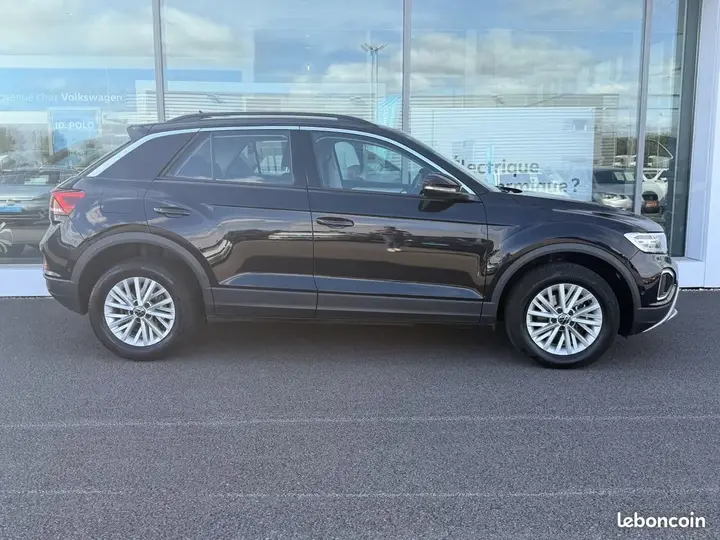Volkswagen T-Roc 2023 photo 3