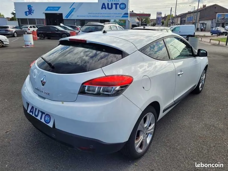 Renault Megane 2011 photo 3