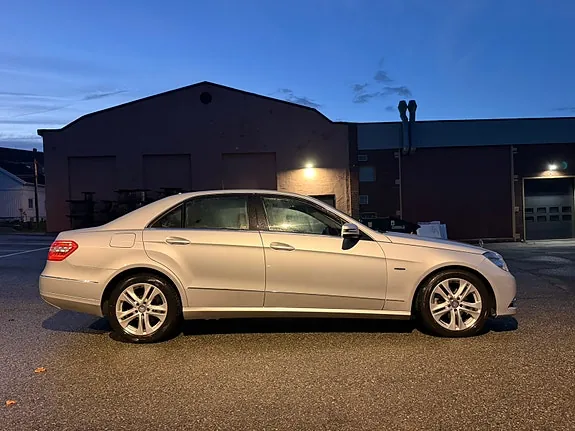 Mercedes-Benz E200 D 2010 photo 4