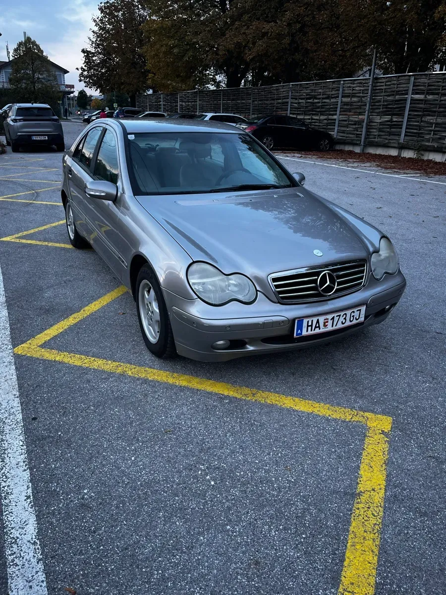 Mercedes-Benz C-Class 2003 photo 2