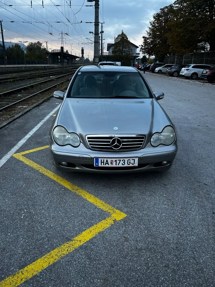 Mercedes-Benz C-Class 2003 photo 3