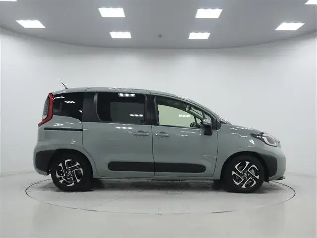 Toyota Sienna Hybrid Z 2023 photo 5