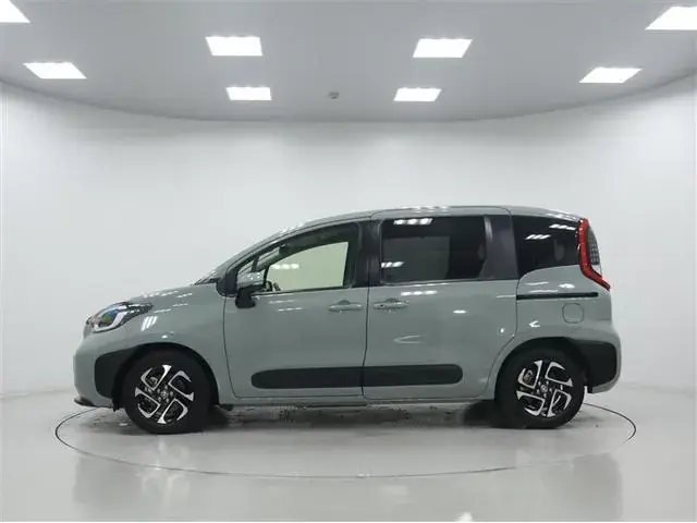 Toyota Sienna Hybrid Z 2023 photo 4