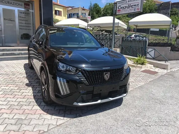 Peugeot 2008 2023 photo 2