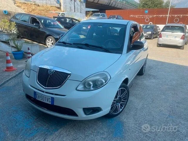 Lancia Ypsilon 2011 photo 3