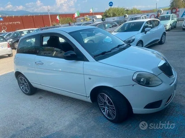 Lancia Ypsilon 2011 photo 4