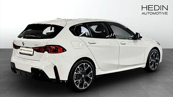 BMW 120 2026 photo 2