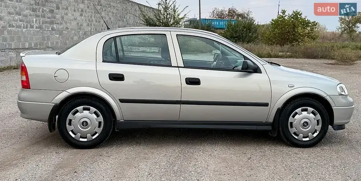 Opel Astra 2008 photo 3