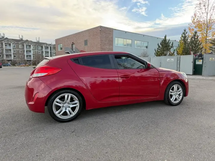 Hyundai Veloster 2013 photo 2