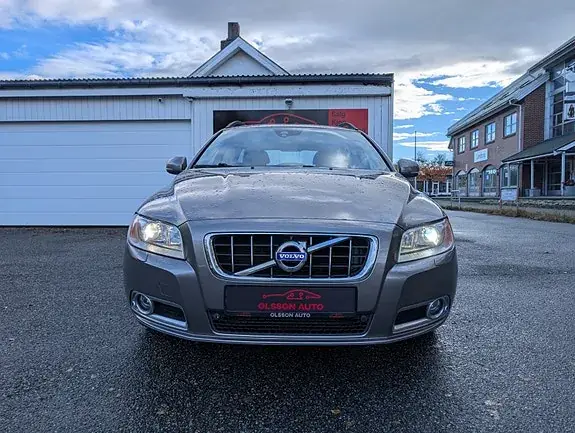 Volvo V70 2012 photo 3