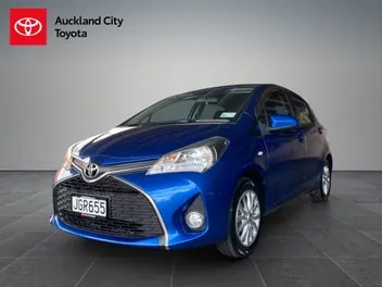 Toyota Yaris 2015 photo 4