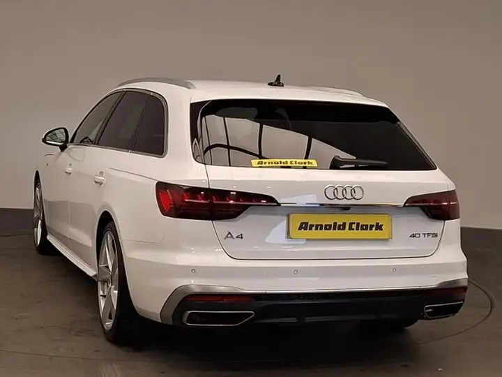 Audi A4 Avant 2022 photo 2