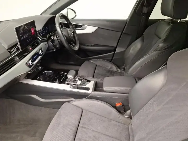 Audi A4 Avant 2022 photo 5