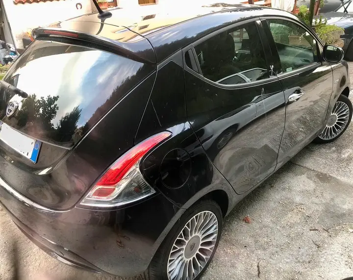 Lancia Ypsilon 2016 photo 3